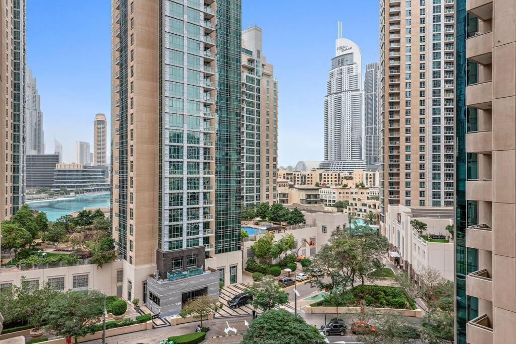 First Class Premium And Stylish Apartment
