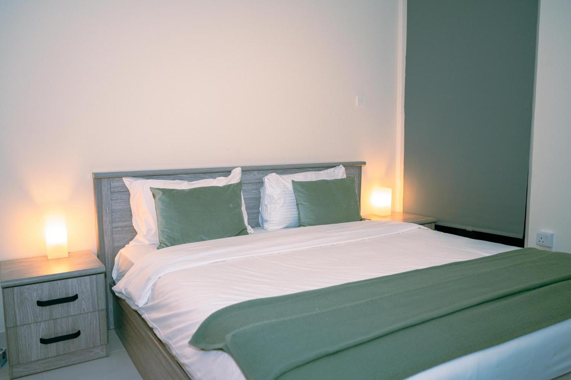 Marina View 2 Bed Apartment-bluebell-by Grand Vista Dubai