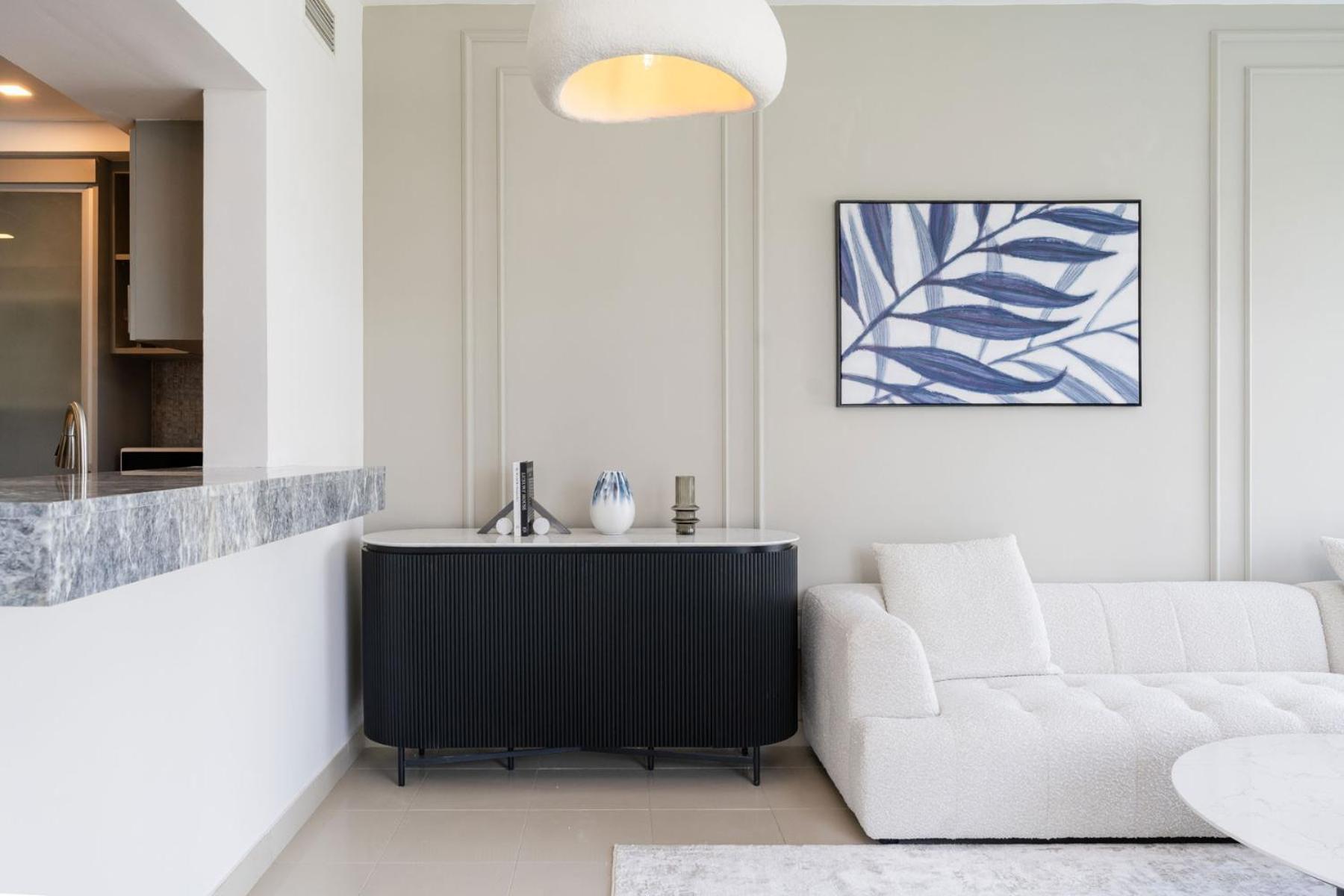 Elegant Spacious Great Location Marina View Apartment Dubai