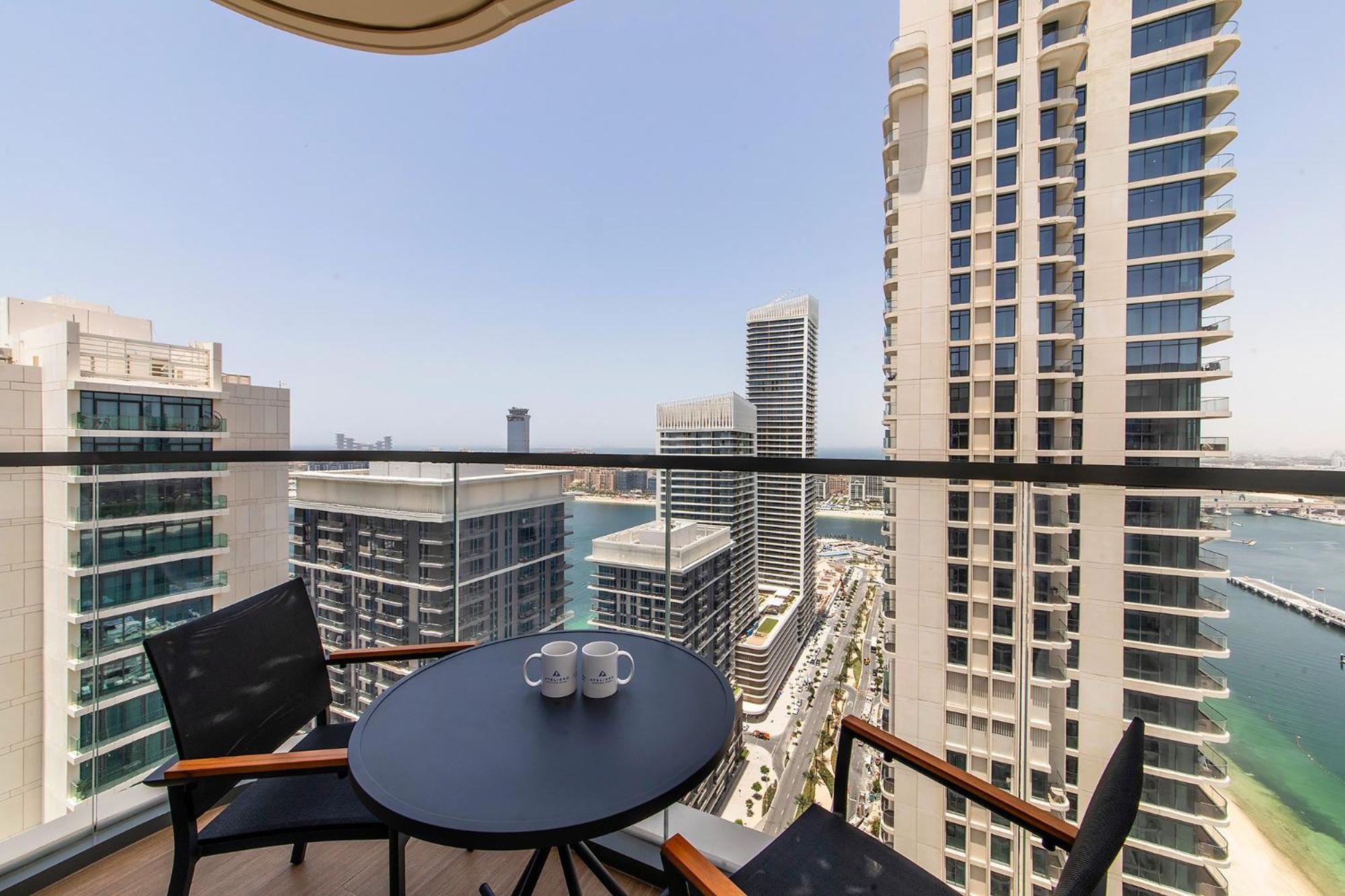 Chic In Marina Vista Emaar Beachfront Apartment