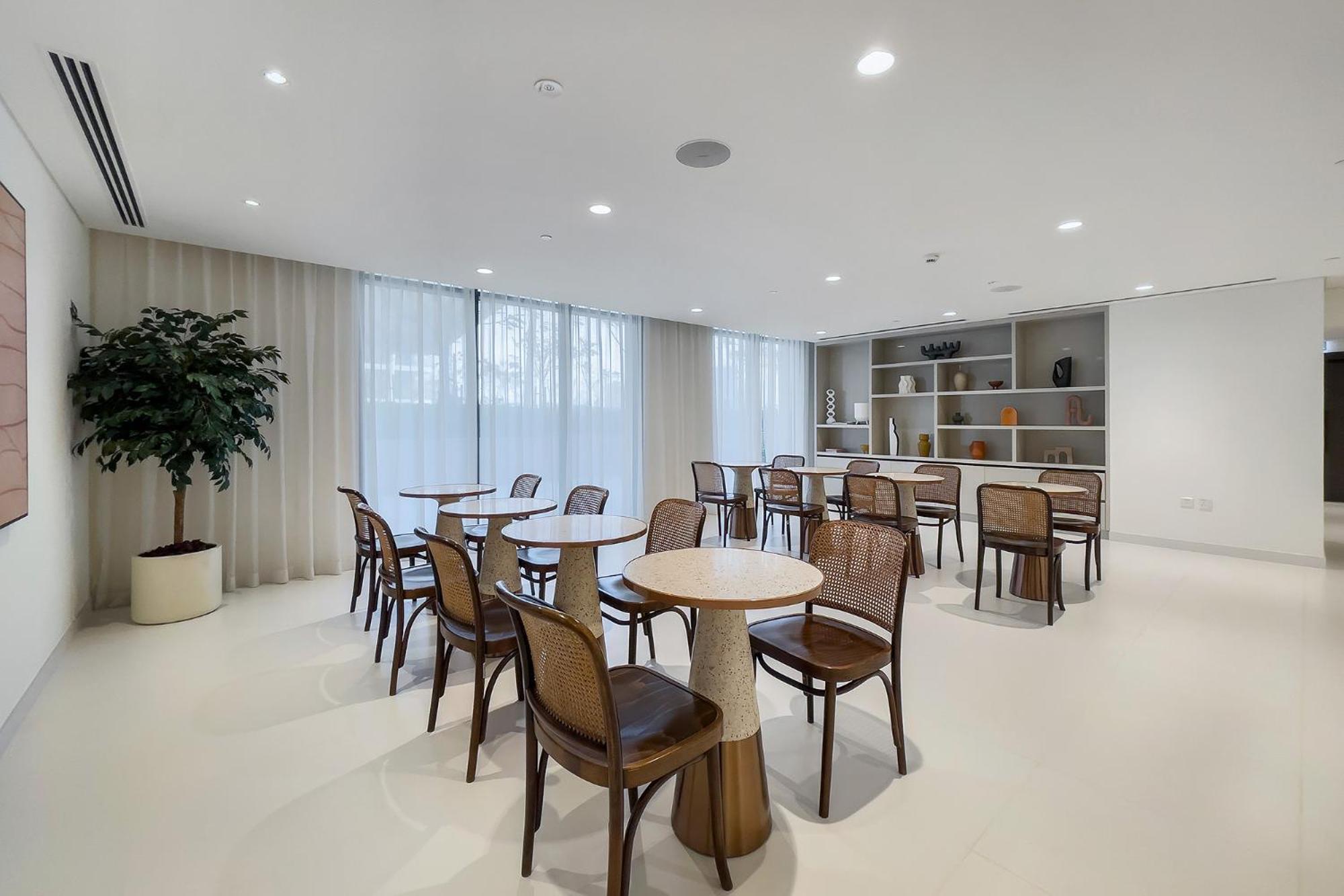 Chic In Marina Vista Emaar Beachfront Apartment *