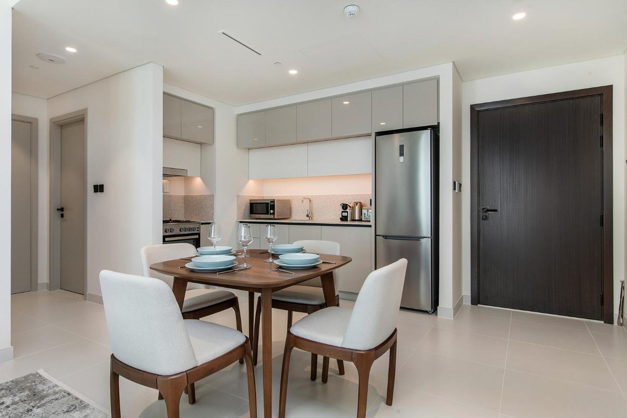 Chic In Marina Vista Emaar Beachfront Apartment *