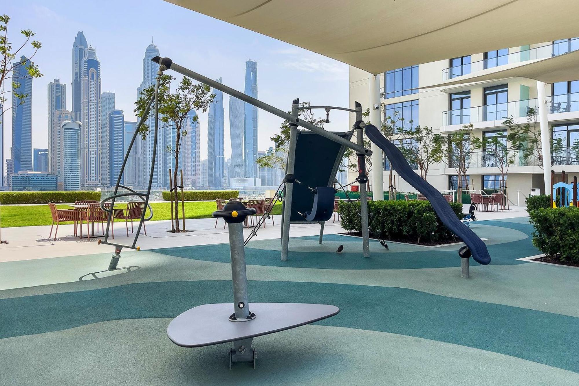 Chic In Marina Vista Emaar Beachfront Apartment