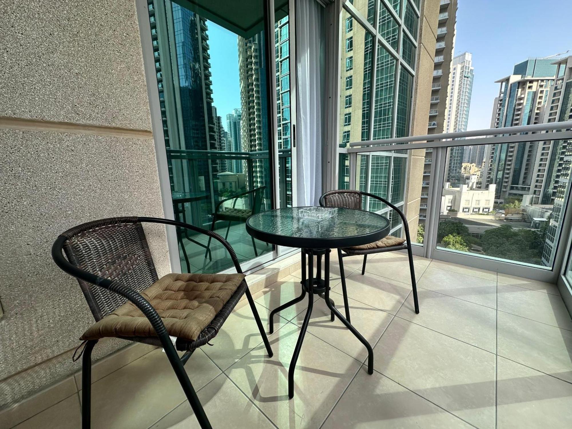 Daire The Residences 1 - Luxury 1br In Downtown - 2 Mins Walk To Burj Khalifa & Mall *