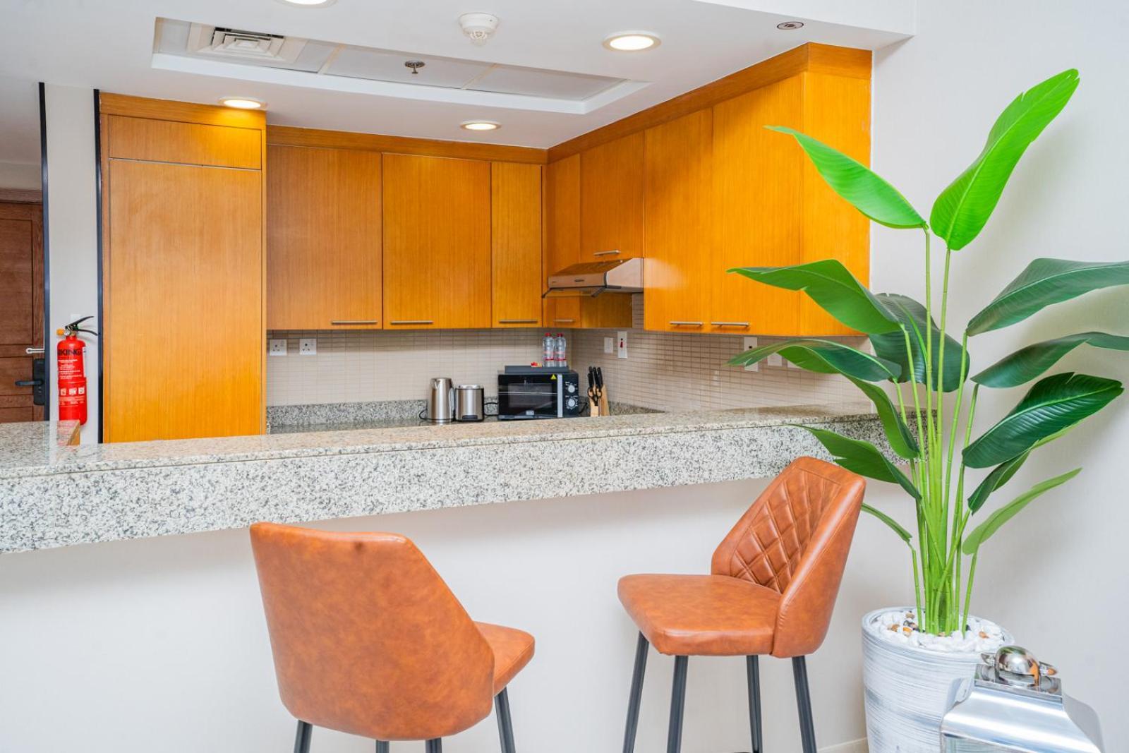 Daire Escape 24 Homes - Bay Square - Business Bay Dubai