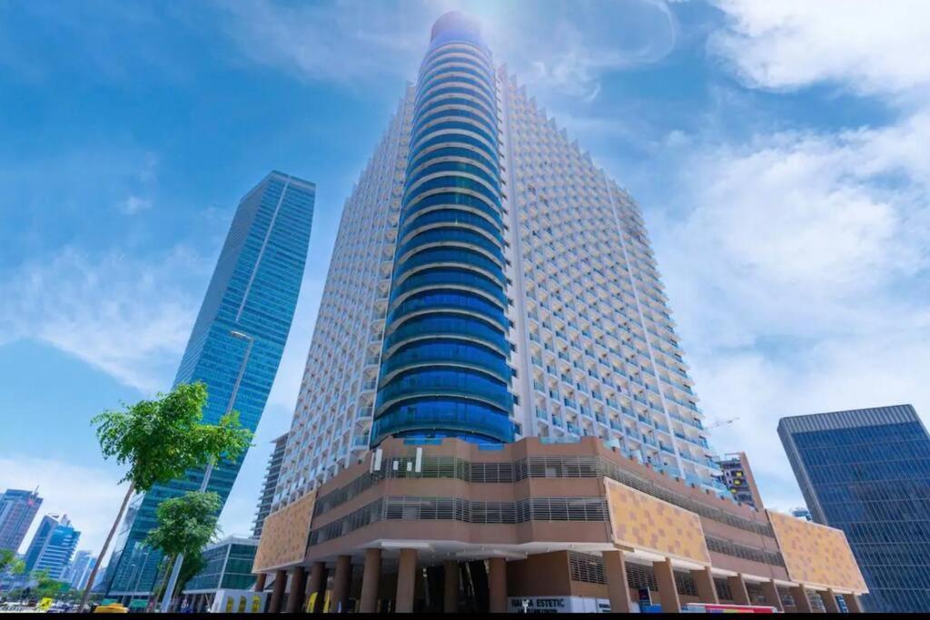 Apartment In Downtown *