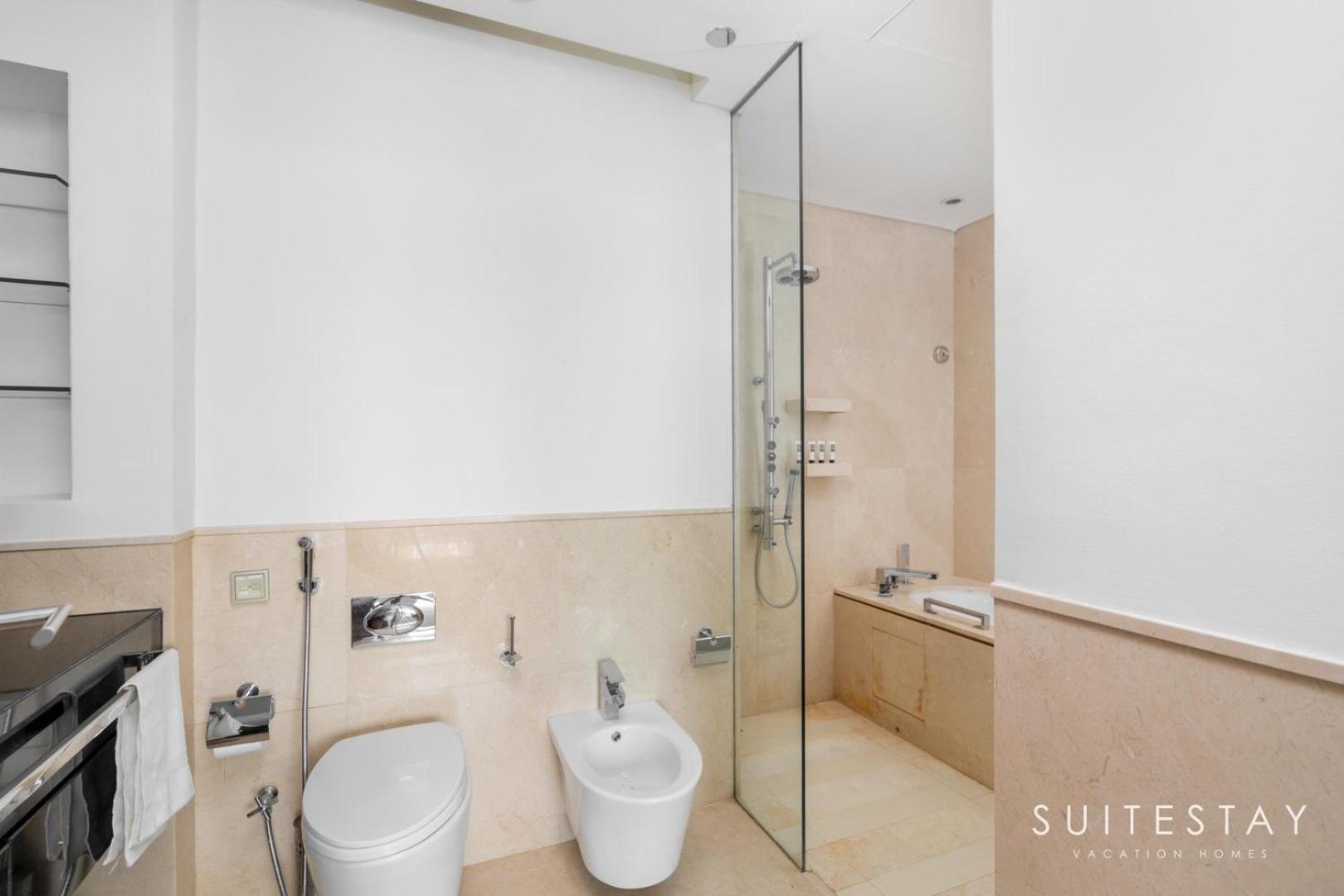 Apartment A Chic In Marina Dubai