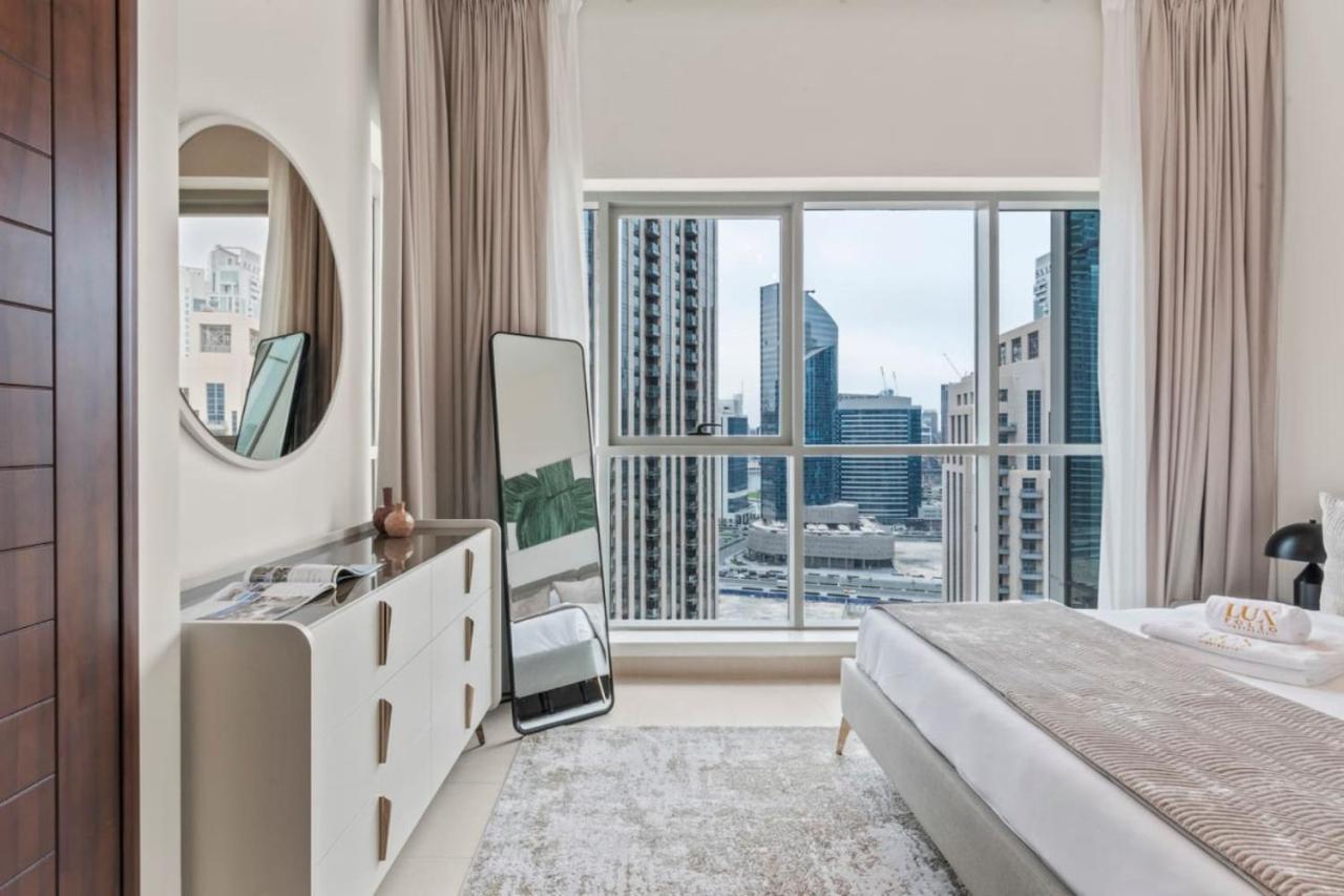 Stylish Upgraded 1 Bed Burj Khalifa Poolside View * Dubai
