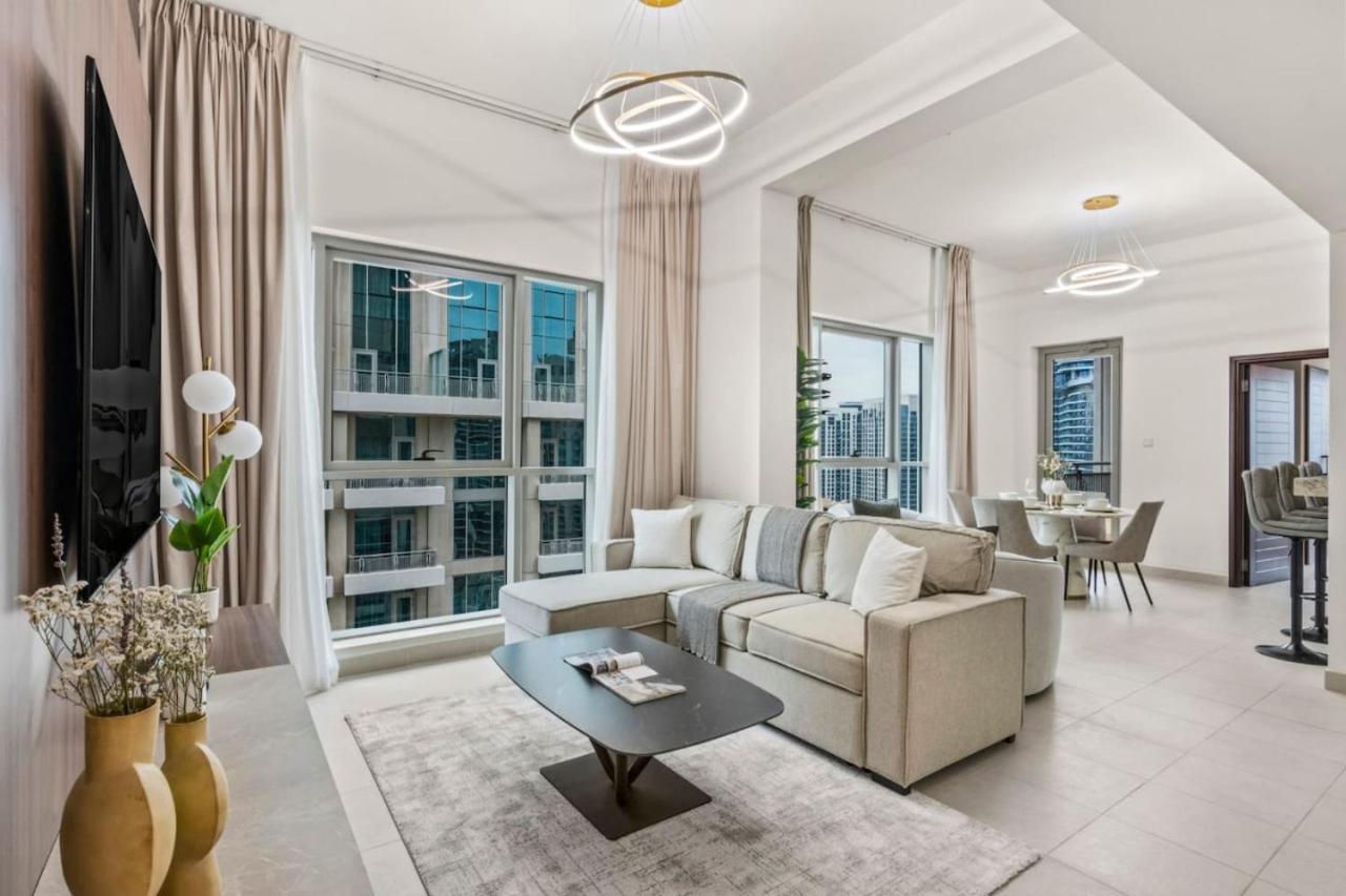 Stylish Upgraded 1 Bed Burj Khalifa Poolside View Apartment
