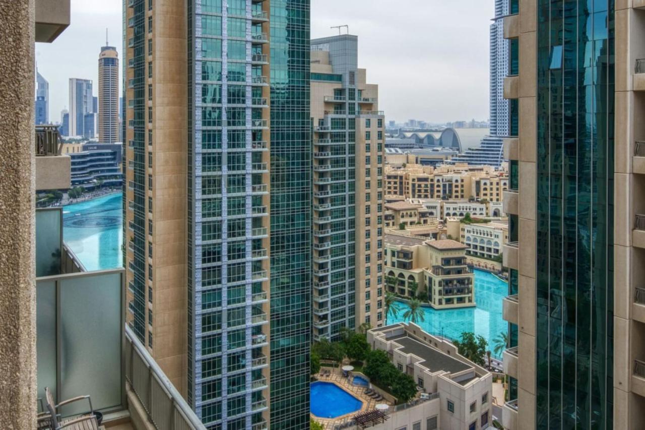Stylish Upgraded 1 Bed Burj Khalifa Poolside View *