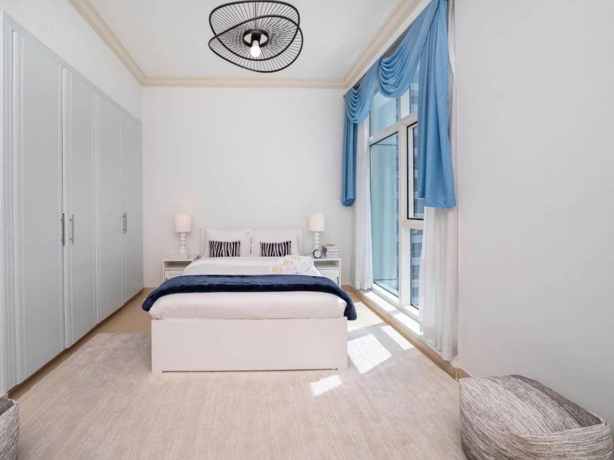 2 Bedroom Escape With Relaxing Marina Views Apartment Dubai