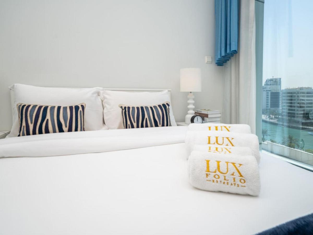 2 Bedroom Escape With Relaxing Marina Views Apartment *