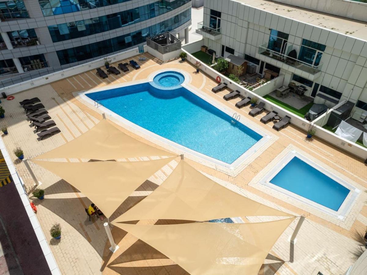 2 Bedroom Escape With Relaxing Marina Views