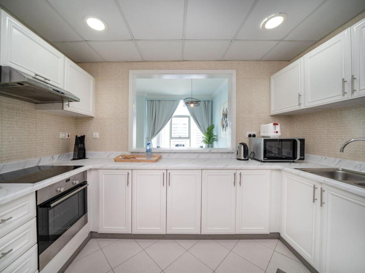 2 Bedroom Escape With Relaxing Marina Views