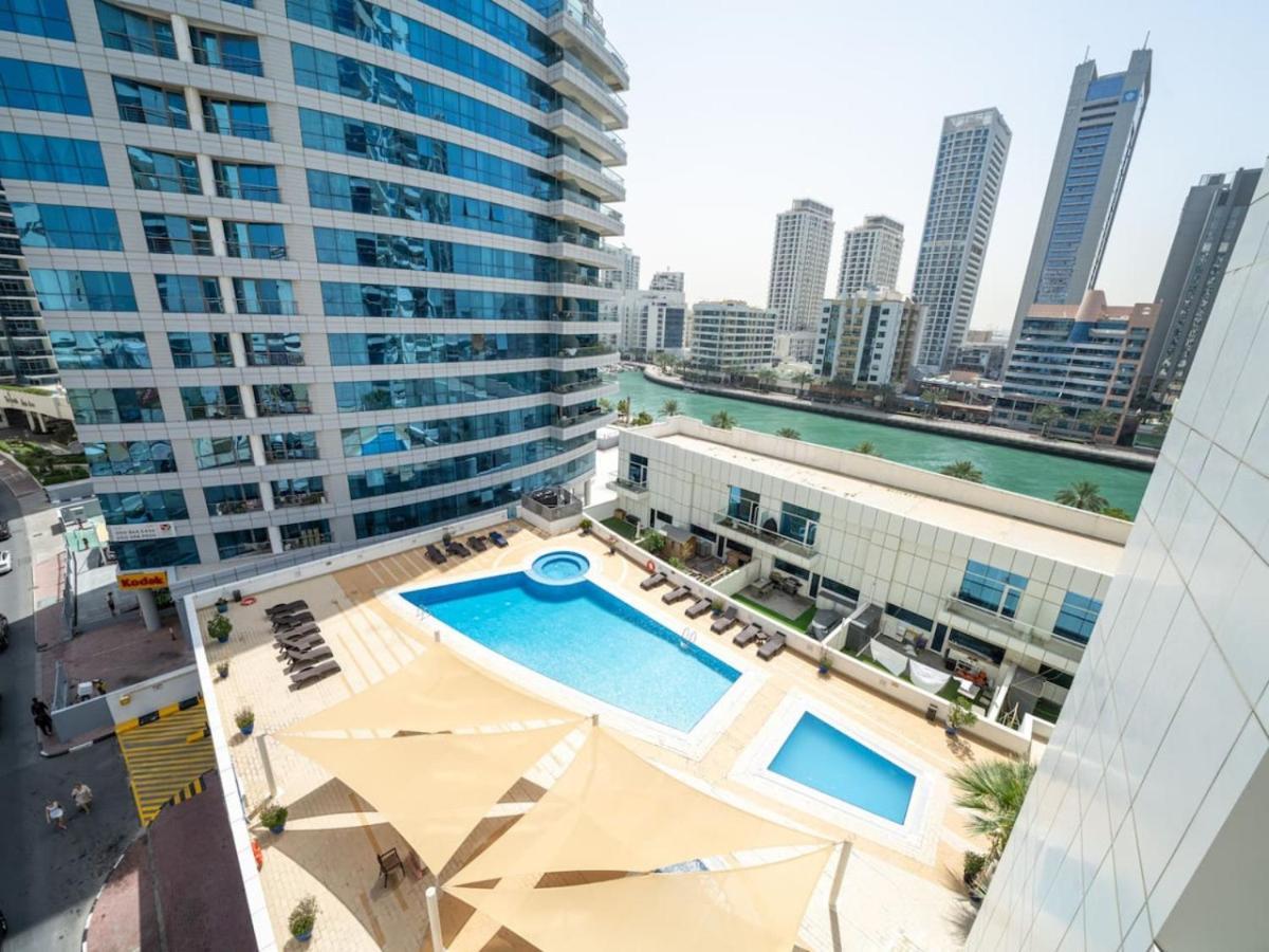 2 Bedroom Escape With Relaxing Marina Views Apartment