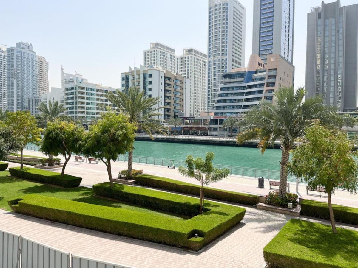 2 Bedroom Escape With Relaxing Marina Views