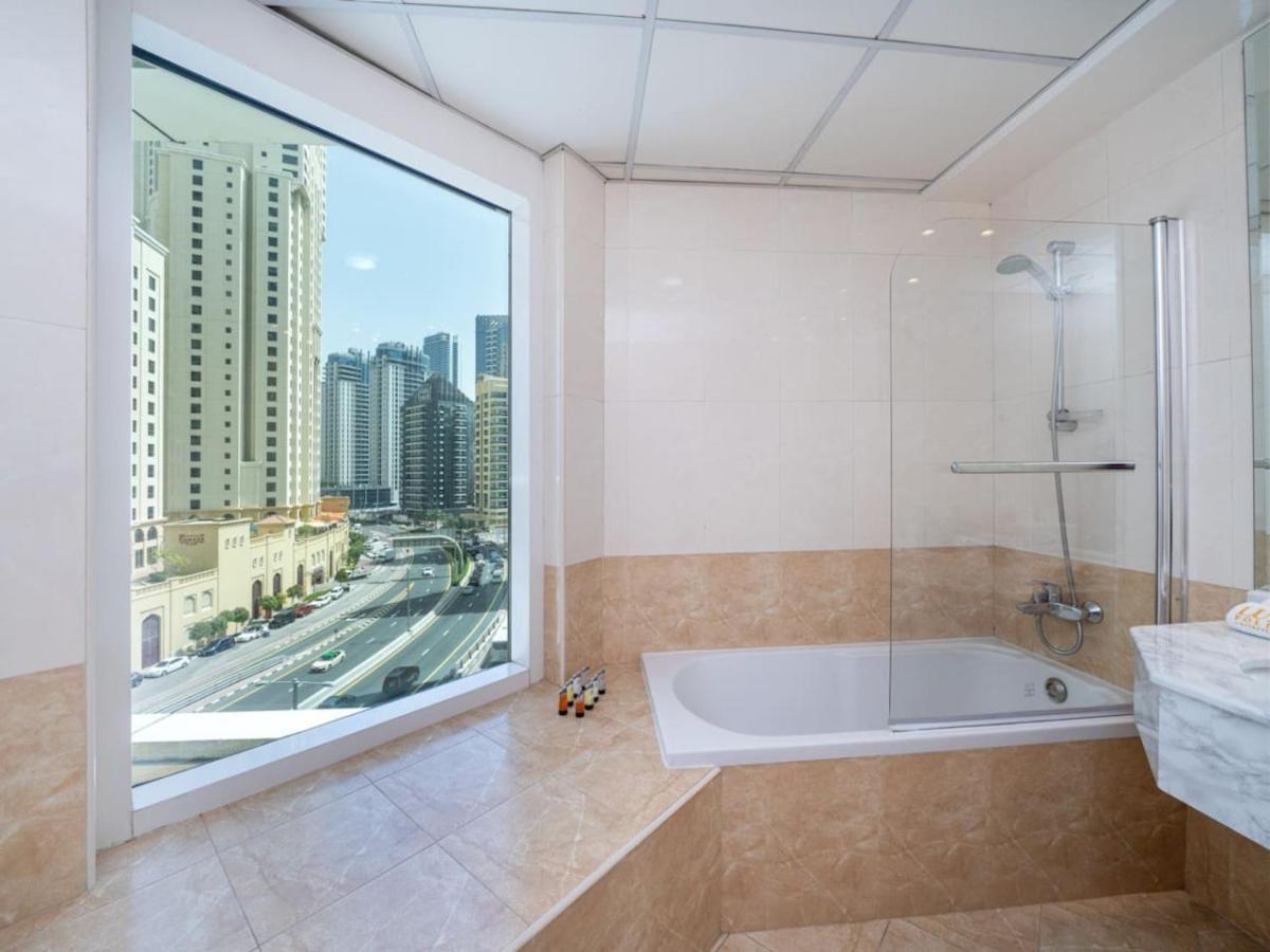 Apartment 2 Bedroom Escape With Relaxing Marina Views