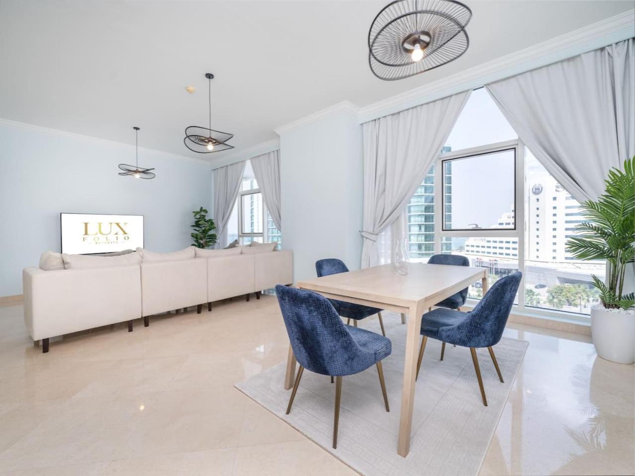 2 Bedroom Escape With Relaxing Marina Views Apartment