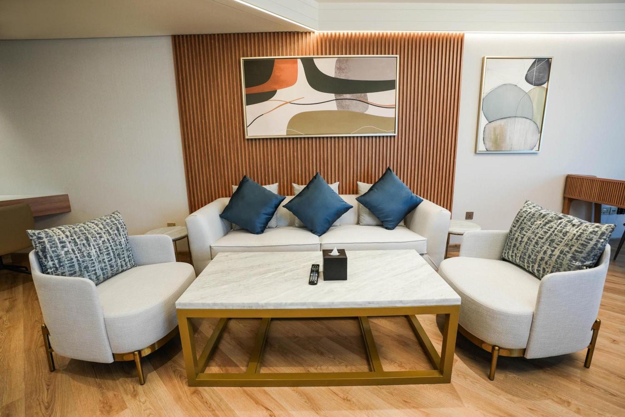 Moevenpick Grand Al Bustan Hotel 5*