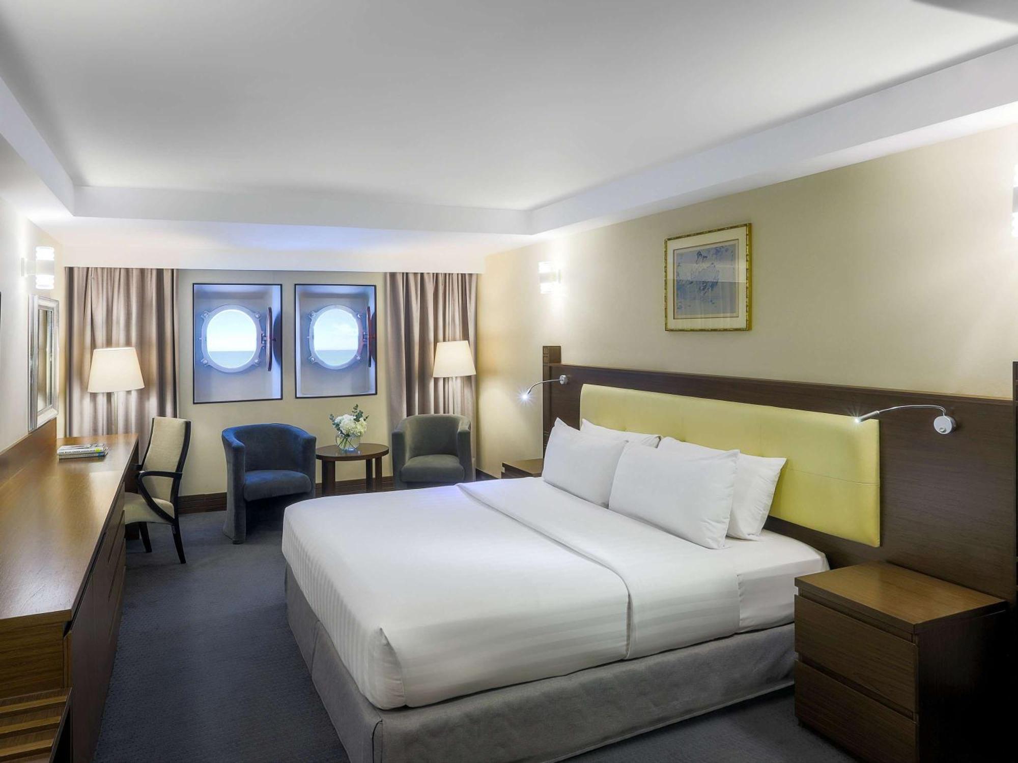 Hotel Queen Elizabeth 2