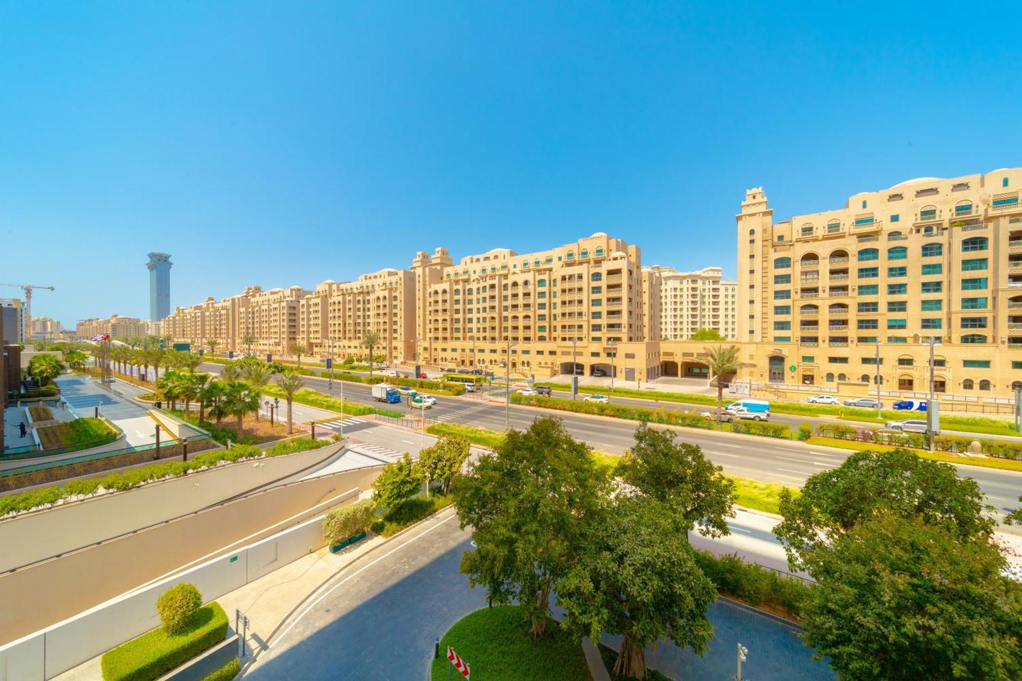 Apartment Eden's Homes & - Five Palm Residences *