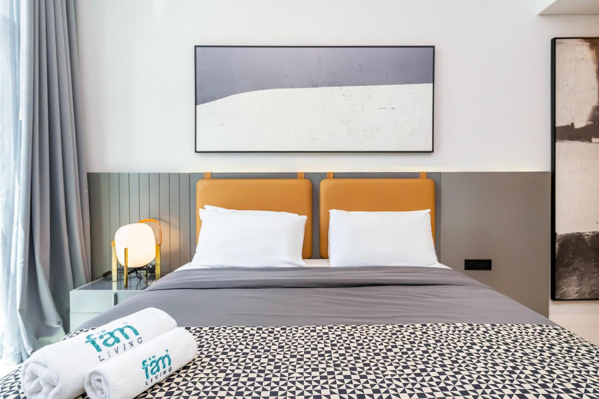 Fam Living - Mag318 - Business Bay Apartment *