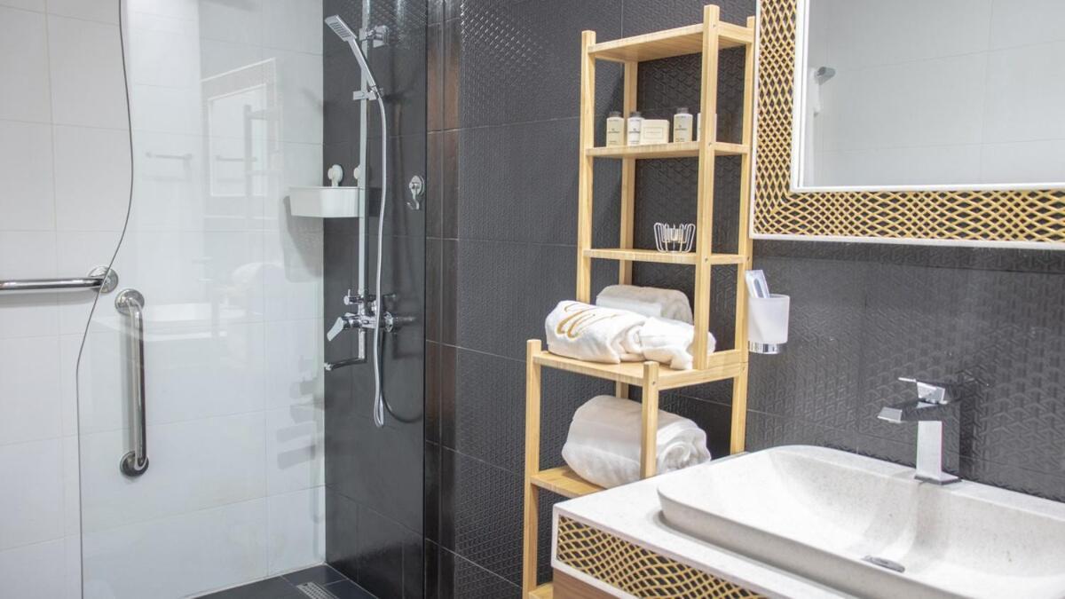 Aws Homes - Luxury Living Besides Canal Dubai