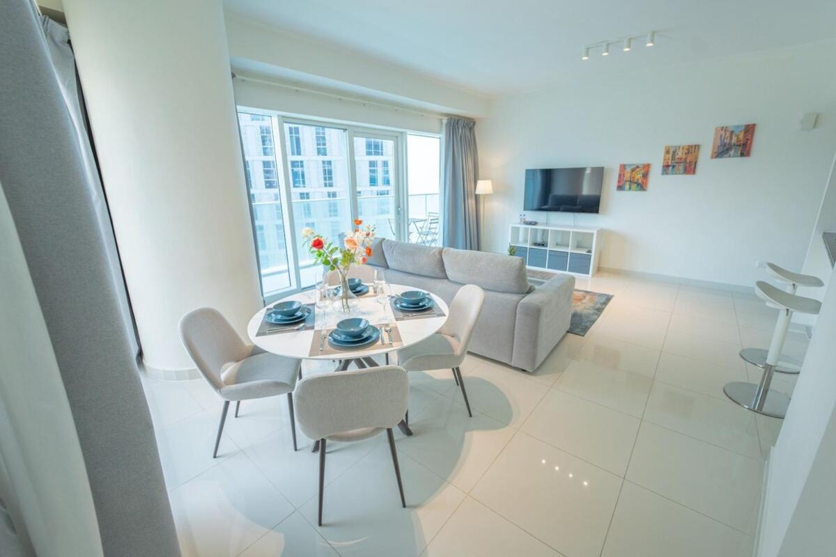 Aws Homes - Unique Views At Damac Heights * Dubai