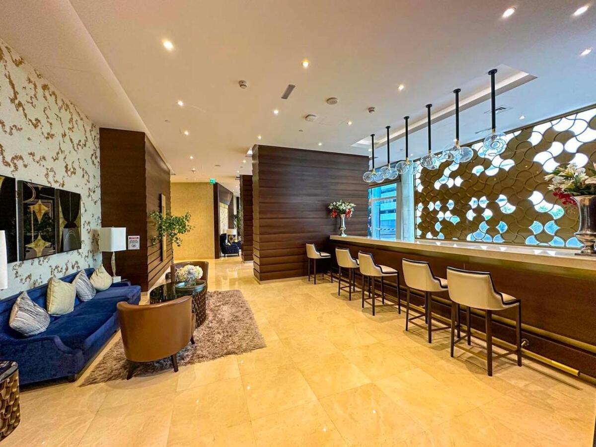 Daire Aws Homes - Unique Views At Damac Heights Dubai