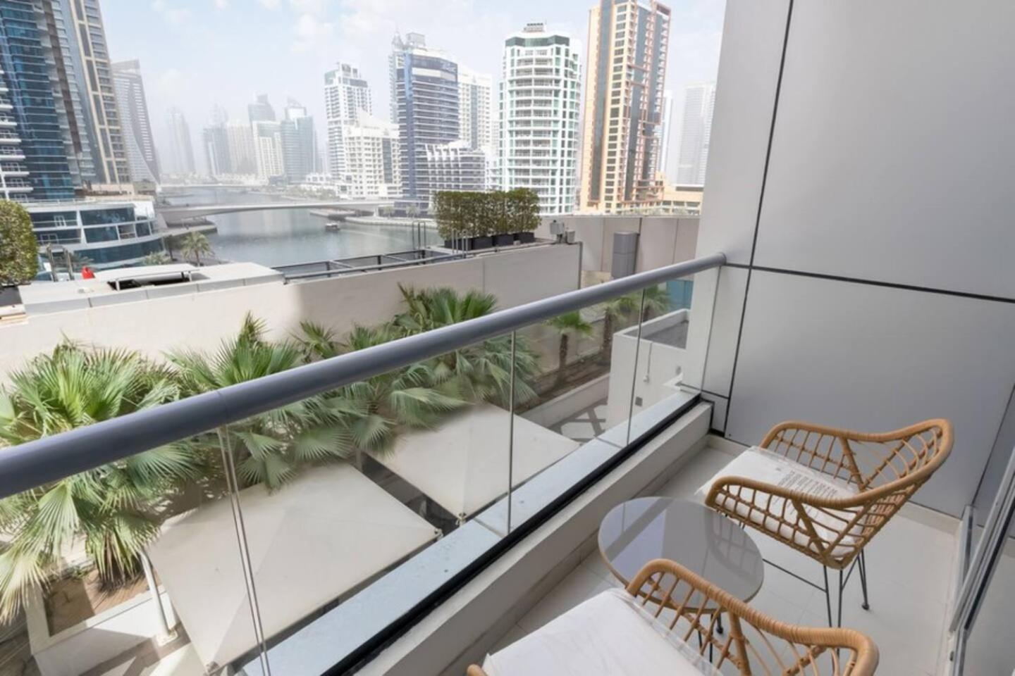 Luxurious 1 Bedroom In The Marina! Apartment
