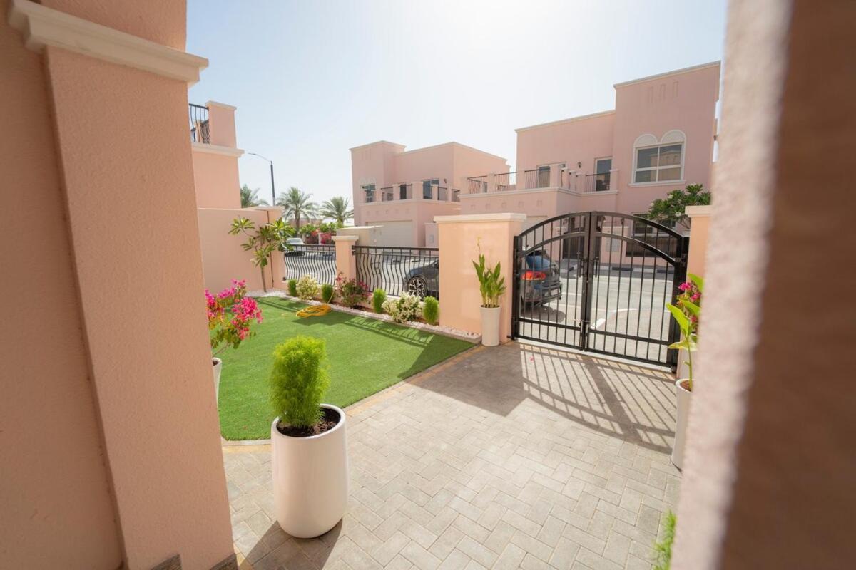 Villa Aws Homes - Luxury 4br + Maid *