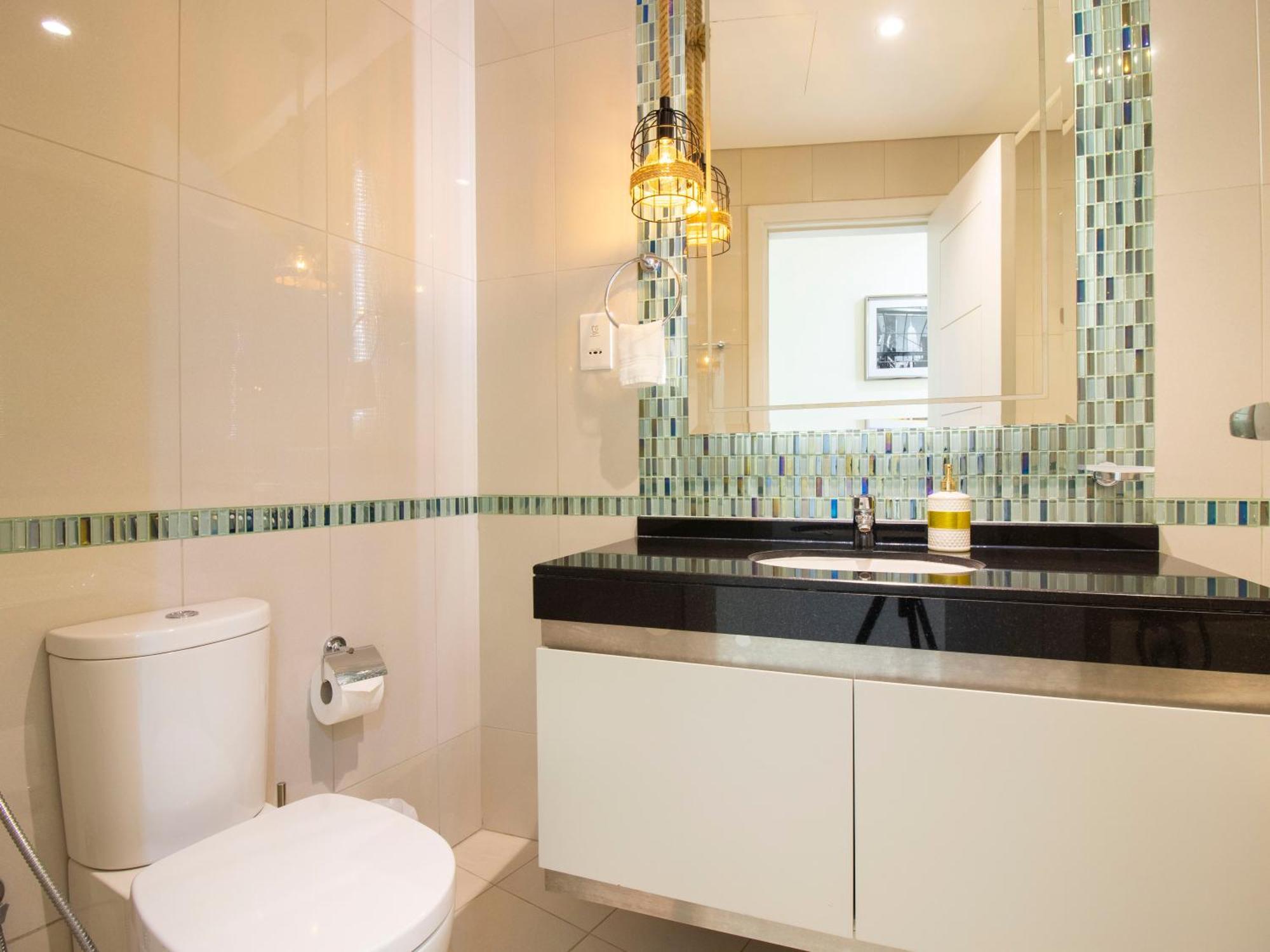 Urban Retreat: Sea View In Marina Dubai