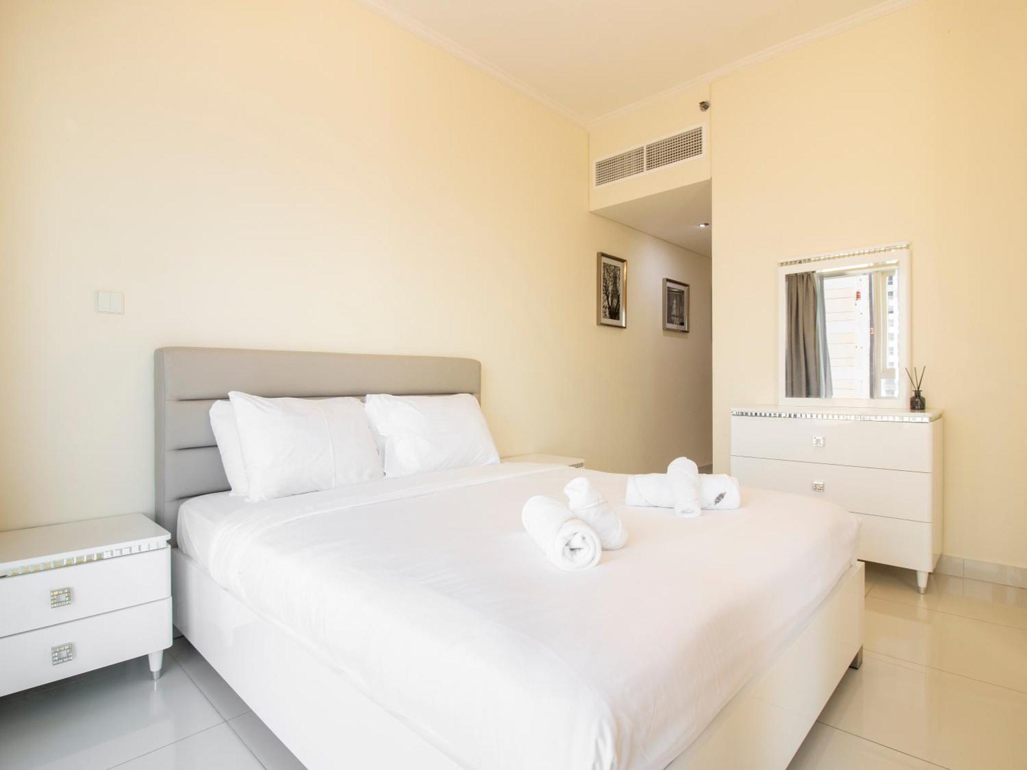 Urban Retreat: Sea View In Marina Apartamento *