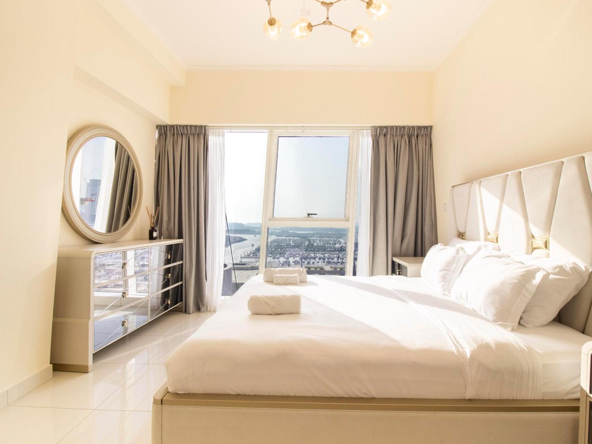 Urban Retreat: Sea View In Marina * Dubai