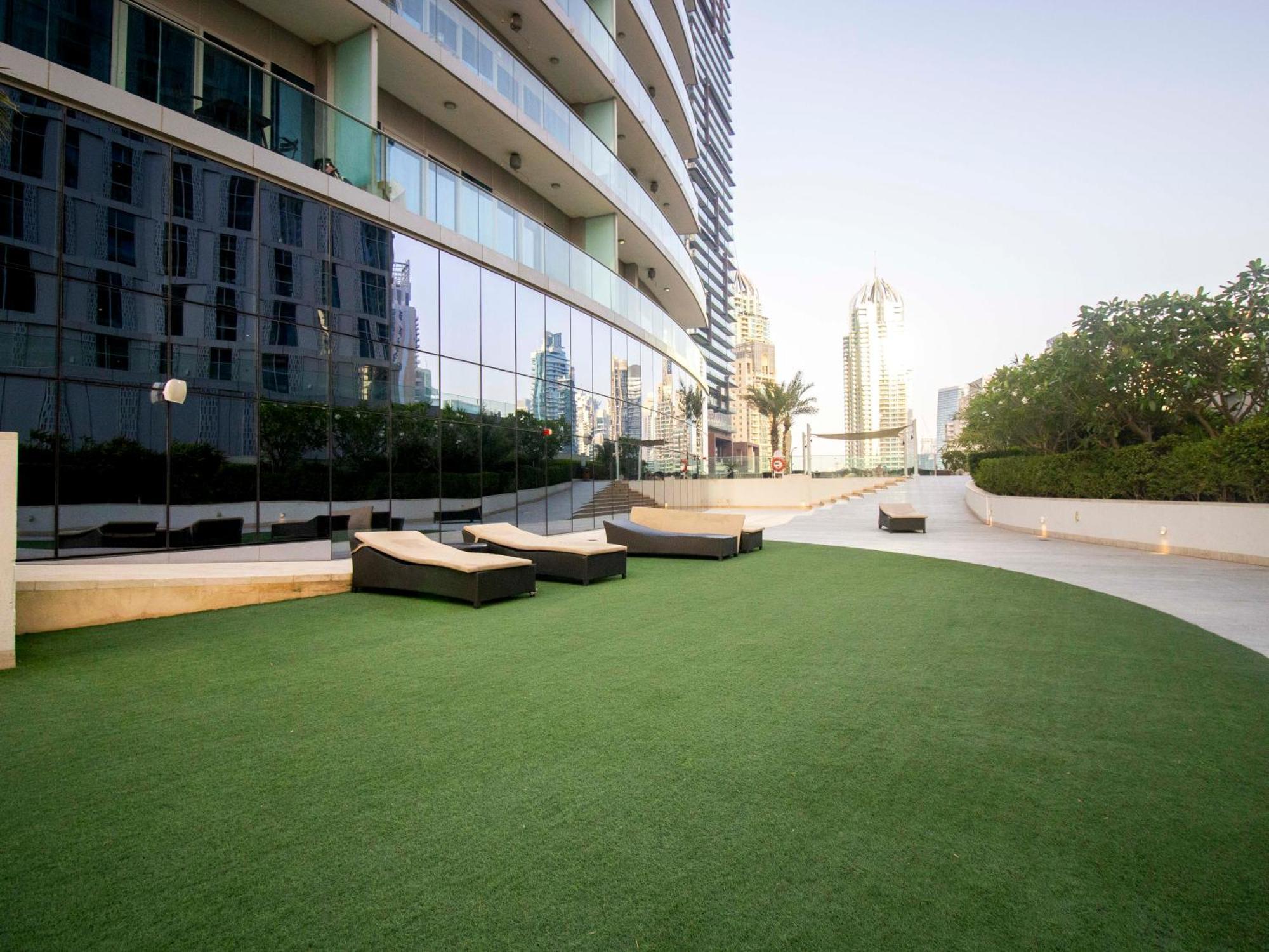 Urban Retreat: Sea View In Marina Apartamento *