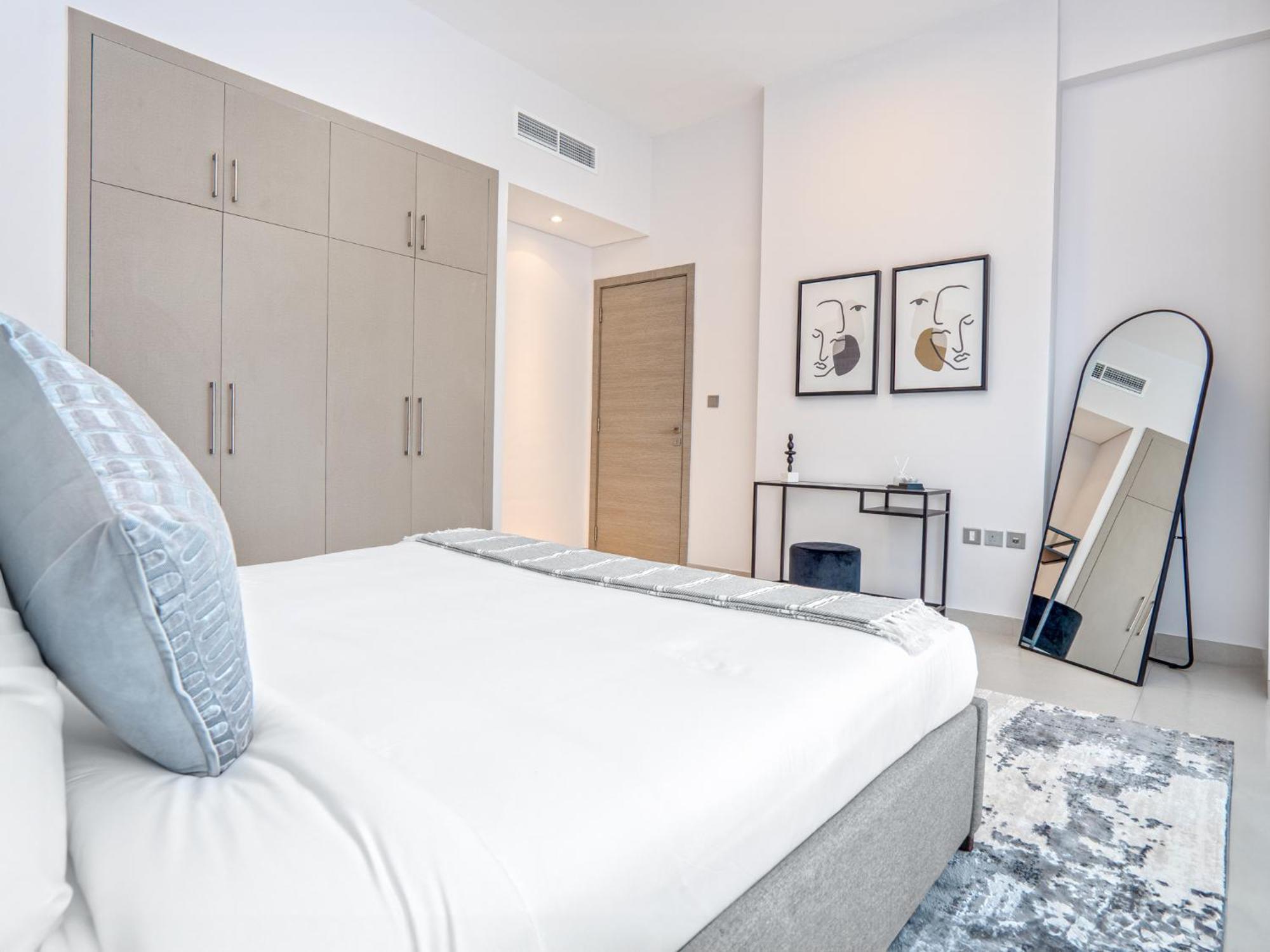 Easygo - Al Waleed Garden 2 Extraordinary * Dubai