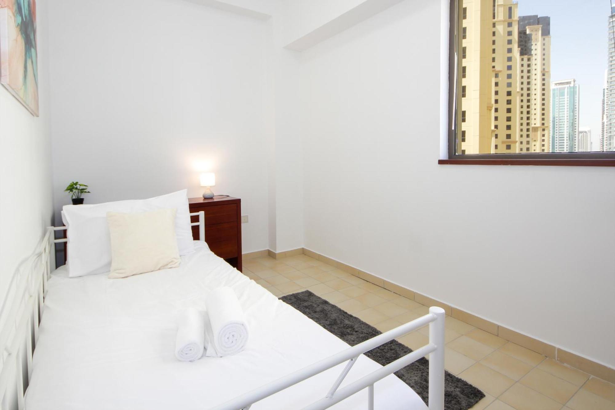 Silk Valley - Luxury 3 Bed Plus Maid's Apartment