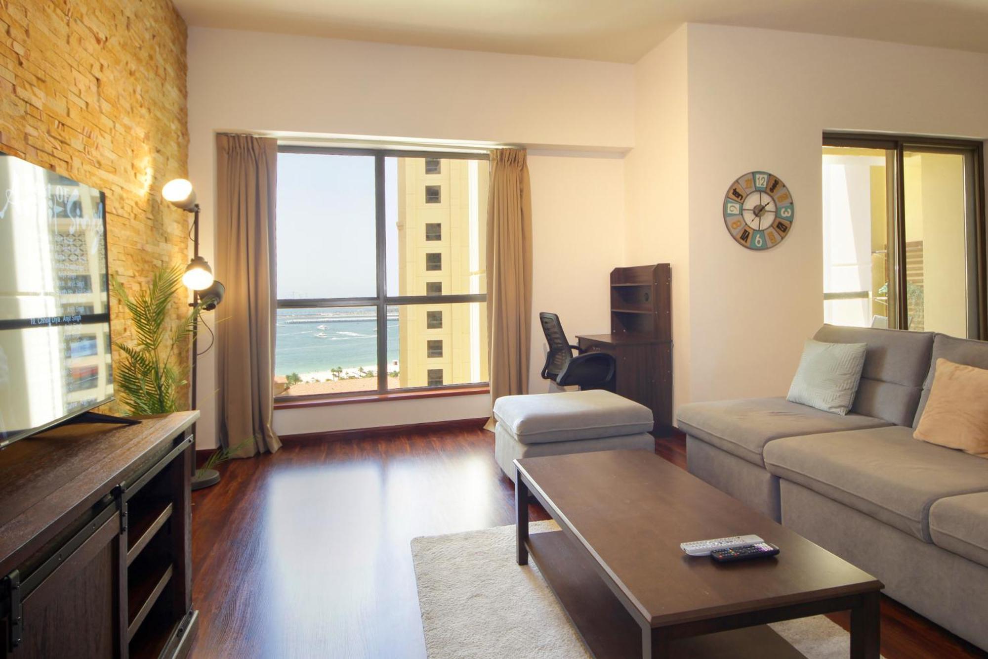 Silk Valley - Luxury 3 Bed Plus Maid's Apartment