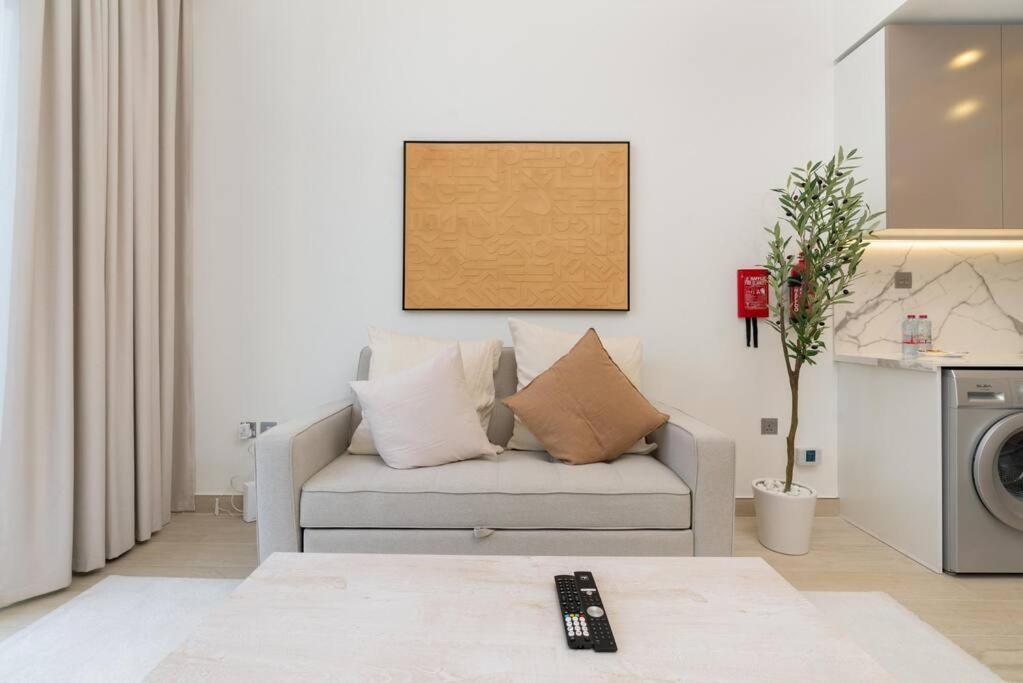 Apartment 1 Bedroom - 12min From Downtown - Azizi Riviera - Dubai