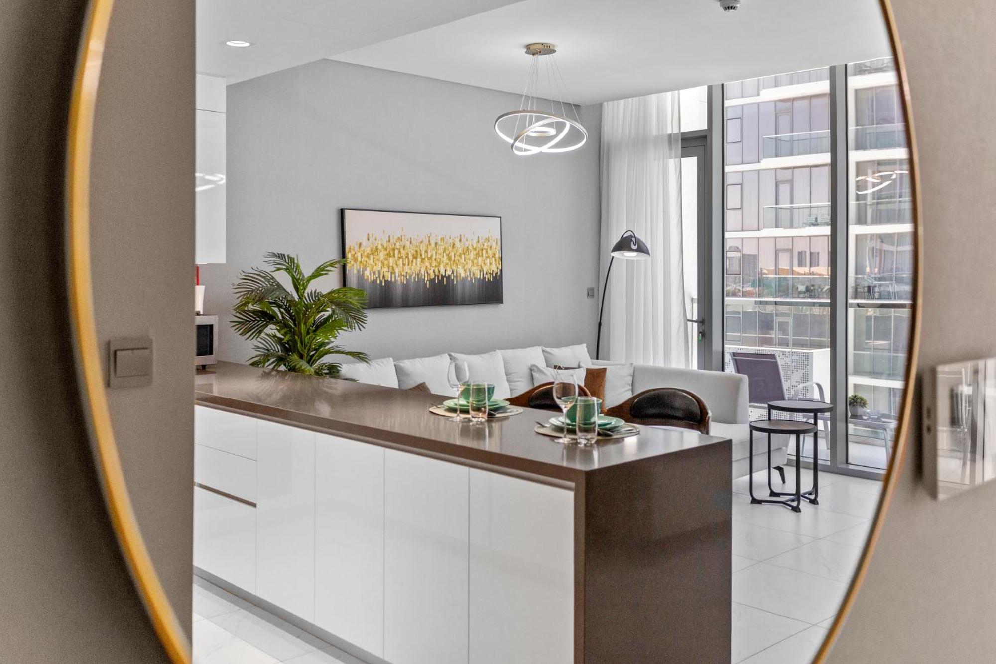 Premium 1-br With Exquisite Layout In District One Apartment