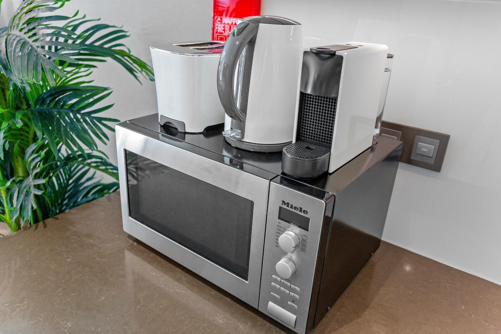 Premium 1-br With Exquisite Layout In District One