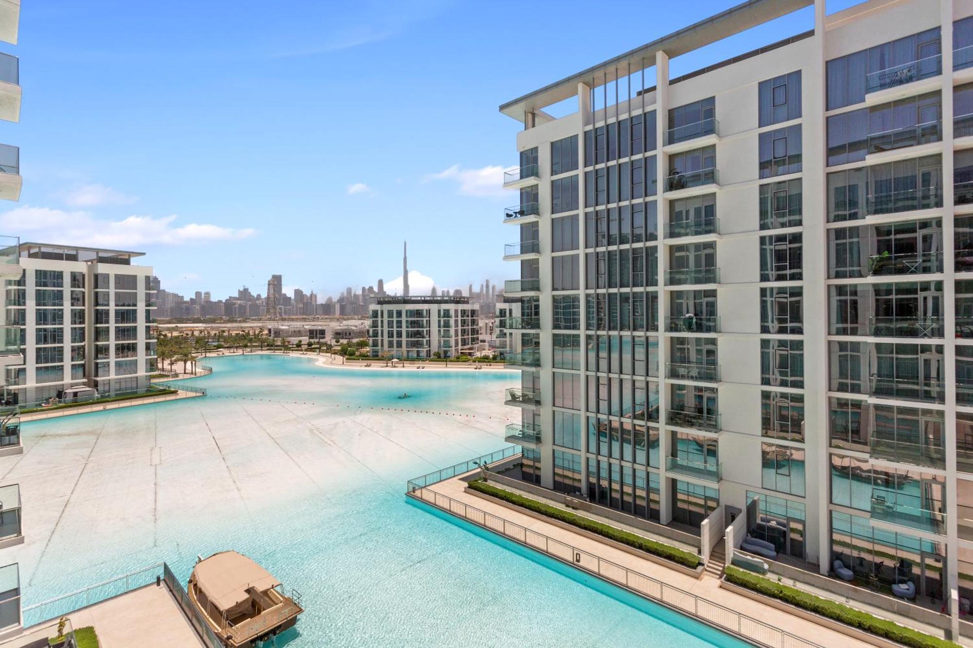 Premium 1-br With Exquisite Layout In District One * Dubai