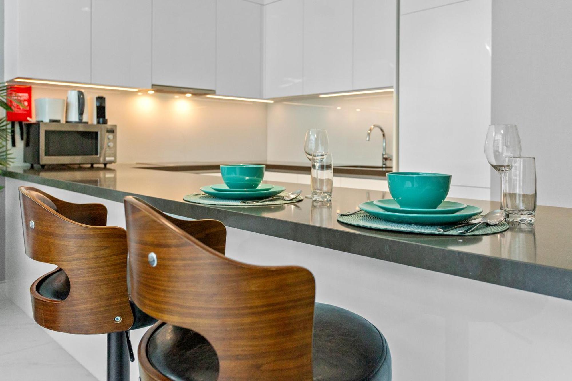 Premium 1-br With Exquisite Layout In District One *