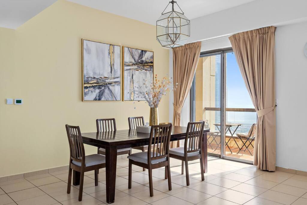 Vibrant 2-bedroom In Rimal Jbr * Dubai