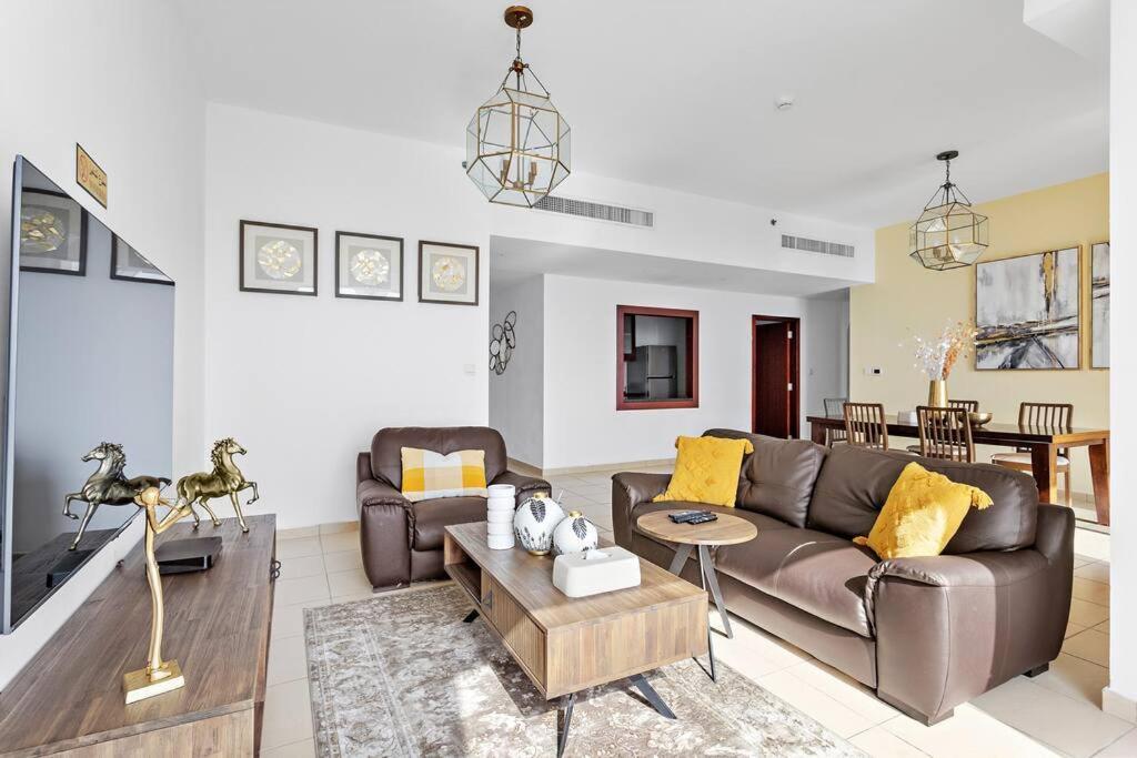 Vibrant 2-bedroom In Rimal Jbr * Dubai