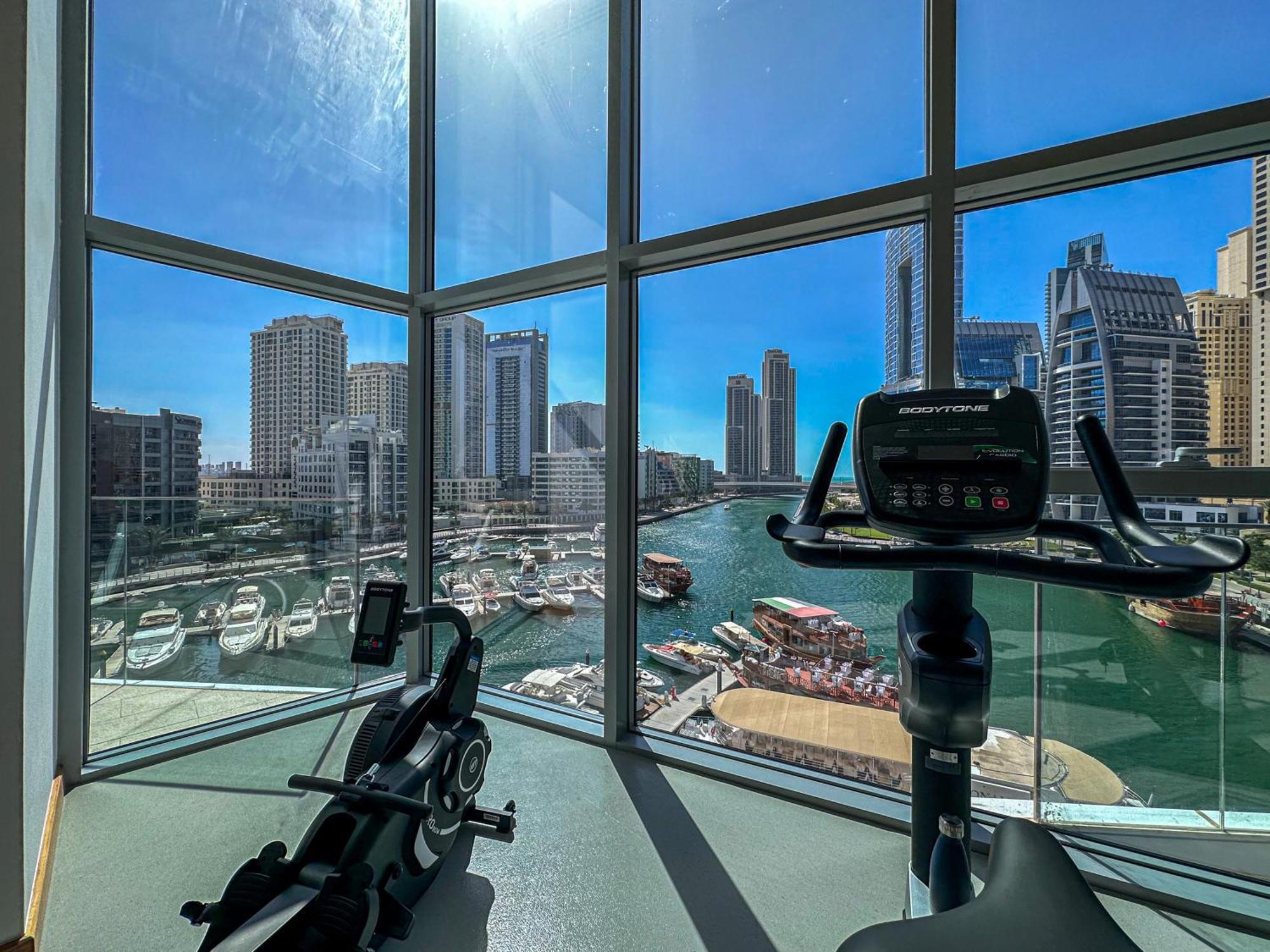 Marco Polo - Surreal Sea, Marina & Eye View On High Floor *
