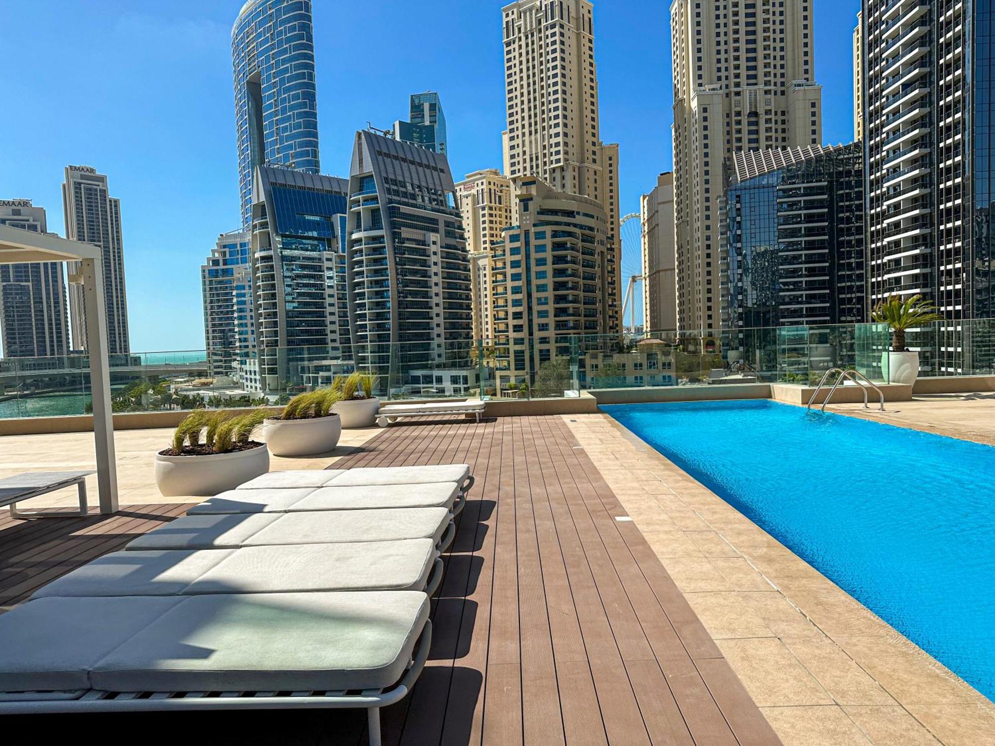 Marco Polo - Surreal Sea, Marina & Eye View On High Floor