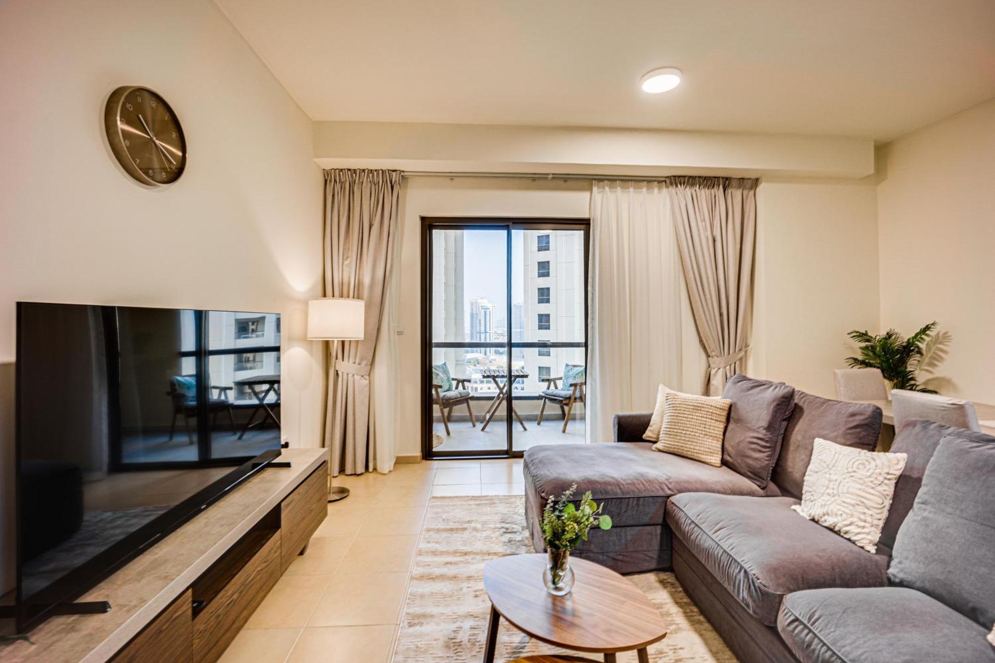 Apartment 2bd Near The In Bahar, Jbr