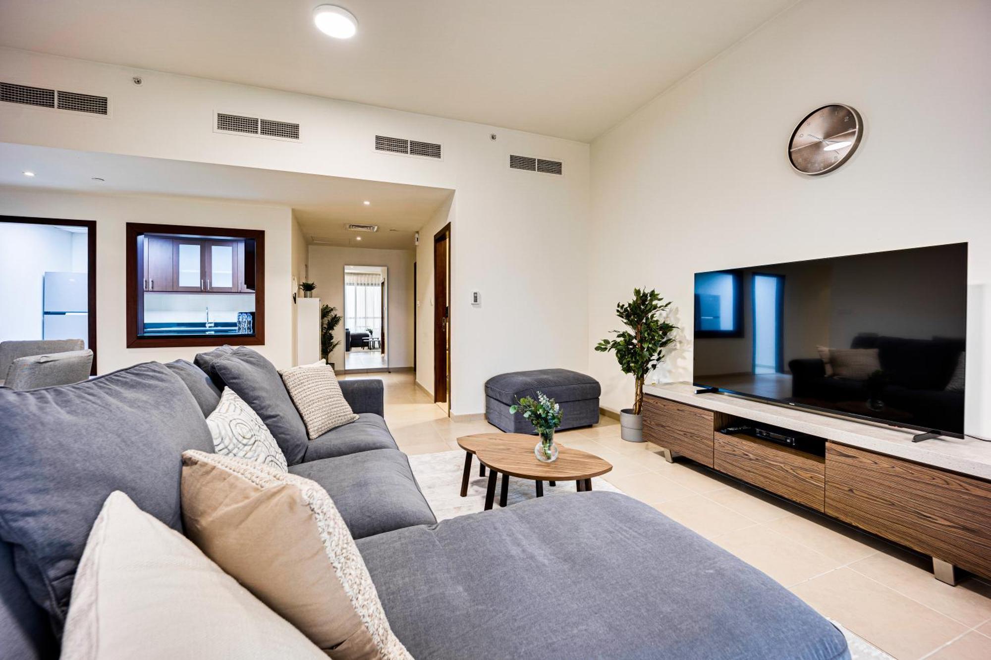 Apartment 2bd Near The In Bahar, Jbr *