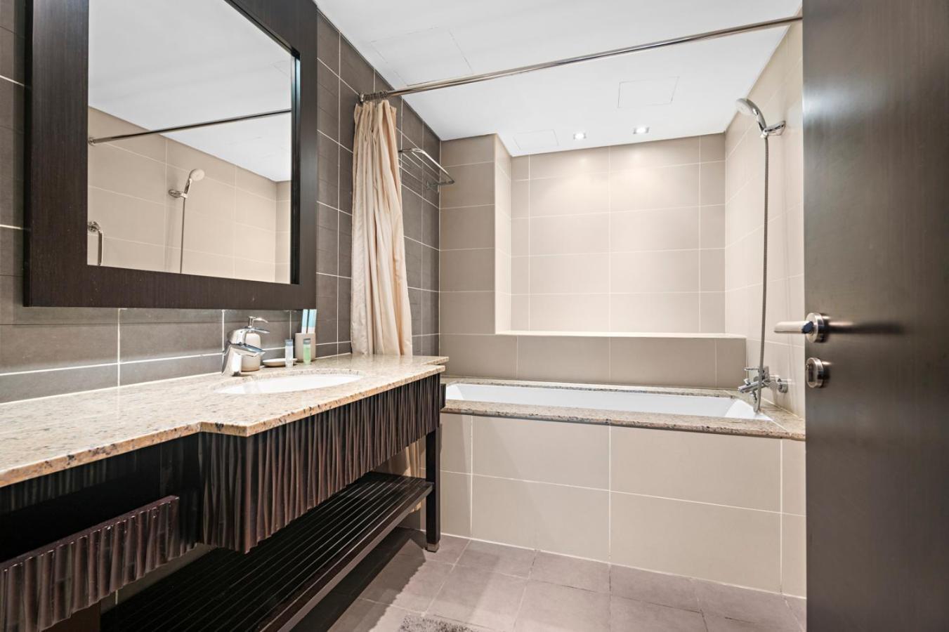 Apartamento Stonetree - Luxury 2 Bedroom - Access Dubai